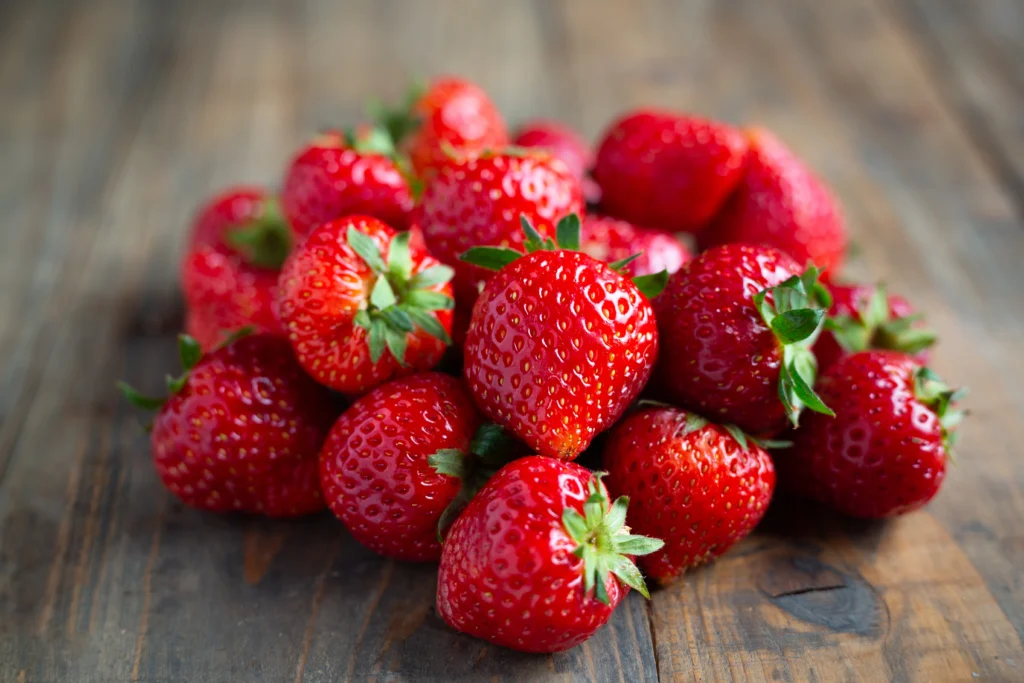 how many calories are in 5 strawberries